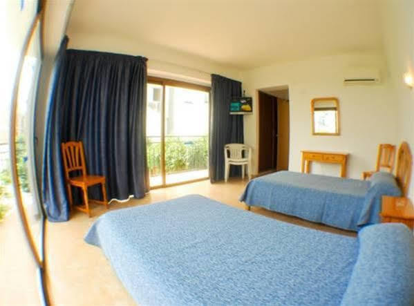 Hostal Residencia Nicolau سان أنطونيو المظهر الخارجي الصورة