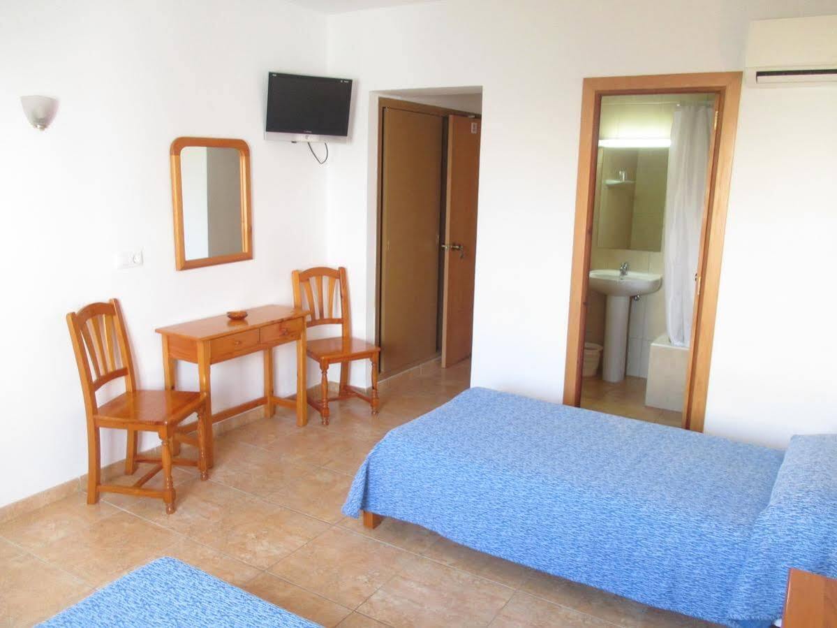 Hostal Residencia Nicolau سان أنطونيو المظهر الخارجي الصورة