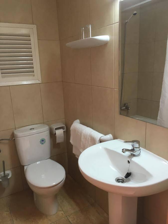 Hostal Residencia Nicolau سان أنطونيو المظهر الخارجي الصورة